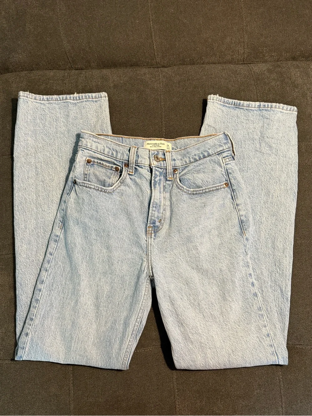 Abercrombie & Fitch High Rise 90’s Relaxed Light Wash Blue Denim Jeans